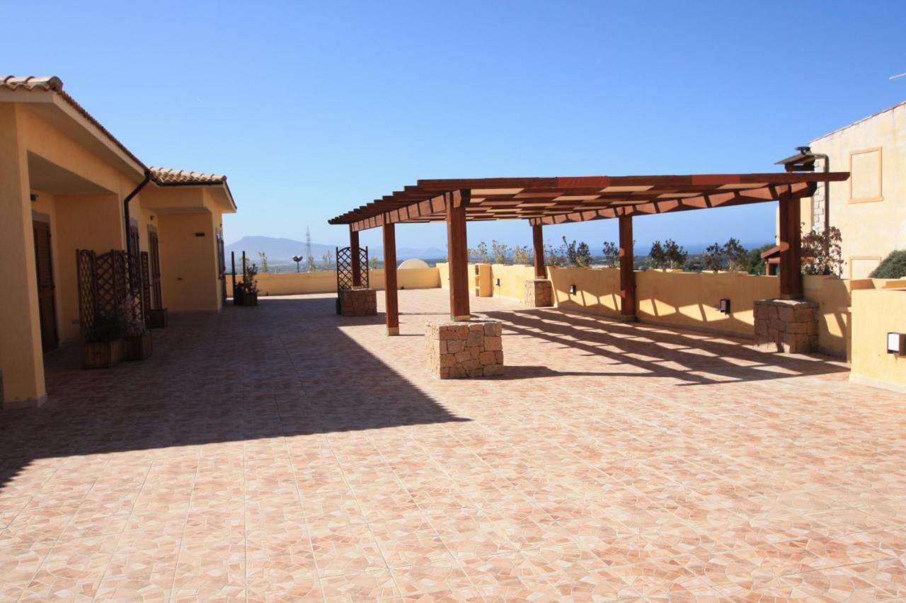 Sardinia Home Rent Badesi 4 - 5 - 6 Bagian luar foto