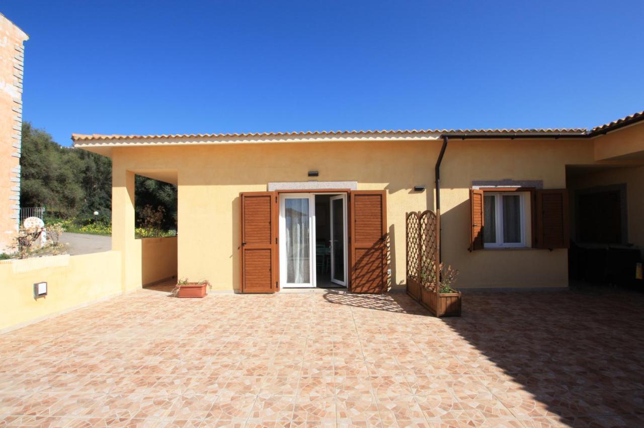 Sardinia Home Rent Badesi 4 - 5 - 6 Bagian luar foto