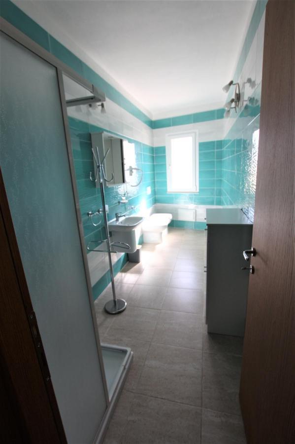 Sardinia Home Rent Badesi 4 - 5 - 6 Bagian luar foto