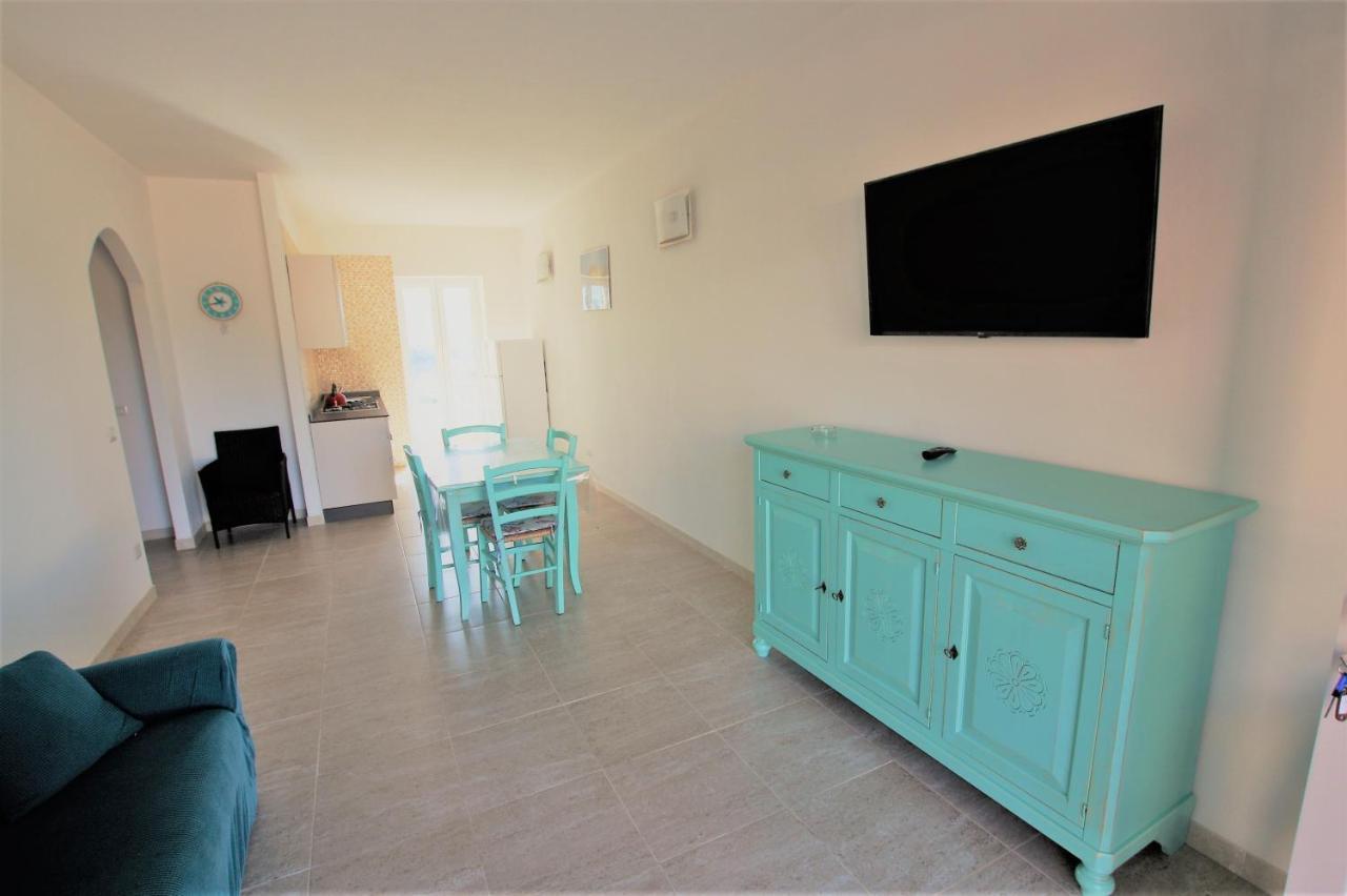 Sardinia Home Rent Badesi 4 - 5 - 6 Bagian luar foto